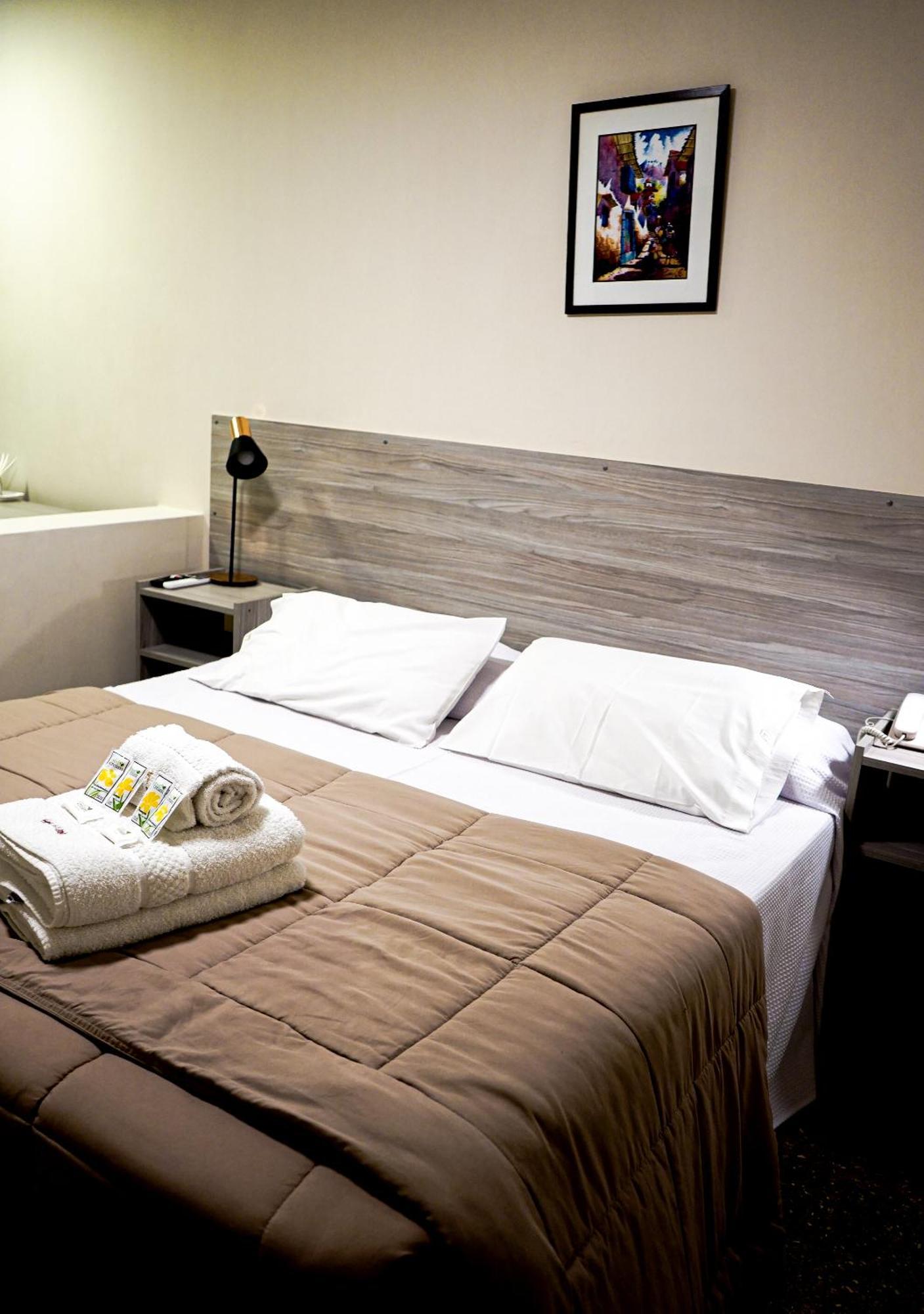 Gs Hotel Salta Bilik gambar